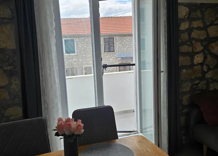 Apartment Ii *
